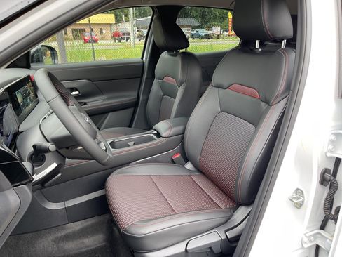 New 2025 Nissan Kicks SR w/ Illumination Package image 15