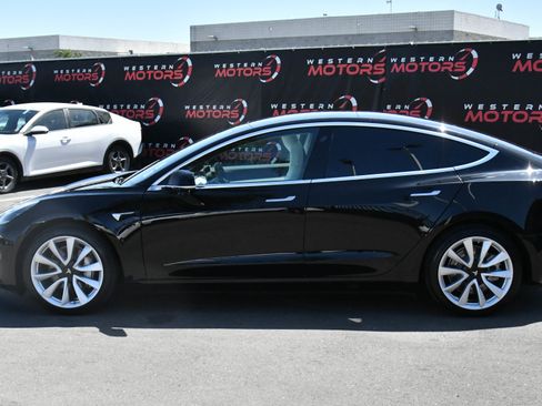 Used 2018 Tesla Model 3 Long Range image 4
