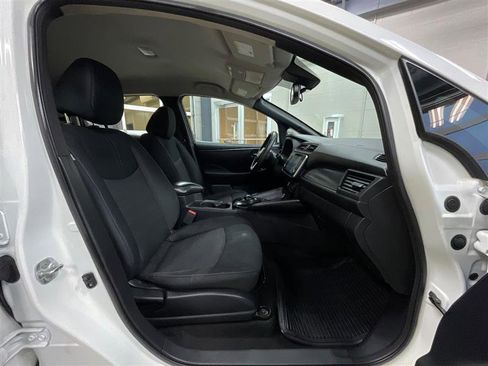 Used 2020 Nissan Leaf SV w/ SV Technology Package image 26