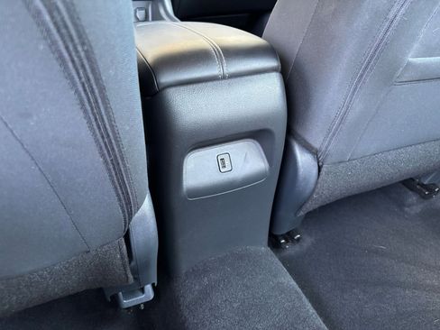 Used 2025 Nissan Sentra SV FWD image 22