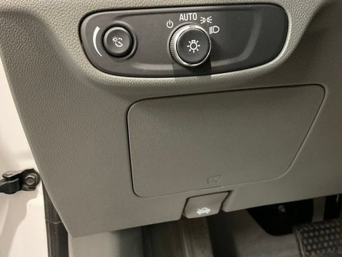 Used 2023 Chevrolet Bolt EUV Premier w/ Sun & Sound Package FWD image 9