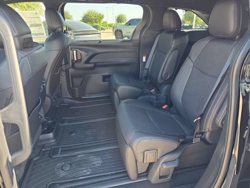 New 2026 Toyota Sienna Limited AWD/4WD image 10