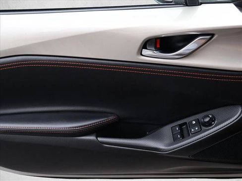 Used 2022 MAZDA MX-5 Miata RF Grand Touring RWD image 12