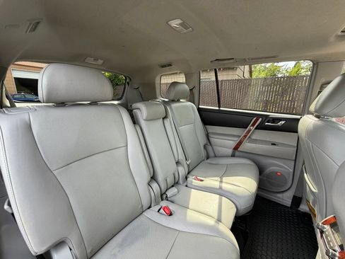 Used 2013 Toyota Highlander Limited FWD image 26