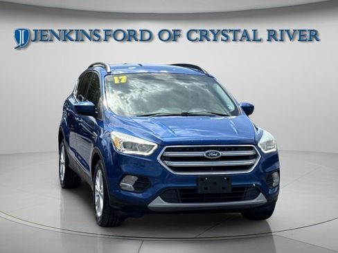 Used 2017 Ford Escape SE w/ Equipment Group 201A FWD image 5