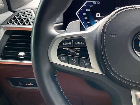 Used 2024 BMW X7 M60i image 23