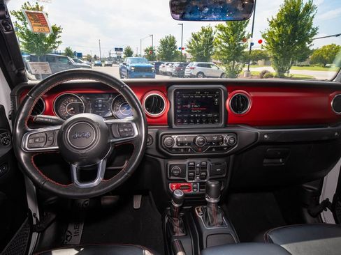 Used 2023 Jeep Gladiator Rubicon w/ Cold Weather Group AWD/4WD image 16