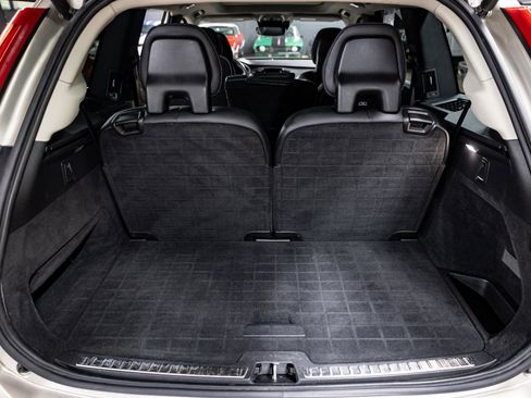 Used 2017 Volvo XC90 T6 Momentum w/ Momentum Plus Package image 13