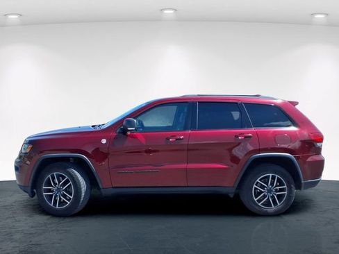 Used 2019 Jeep Grand Cherokee Trailhawk AWD/4WD image 11