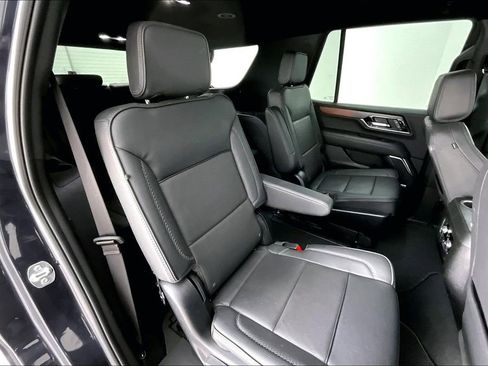 Used 2025 GMC Yukon Denali image 36