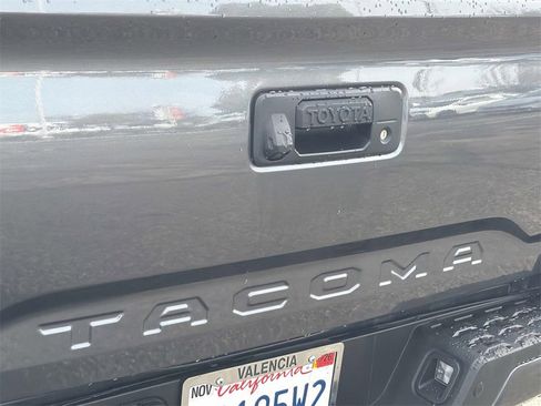 Used 2019 Toyota Tacoma TRD Off-Road image 6