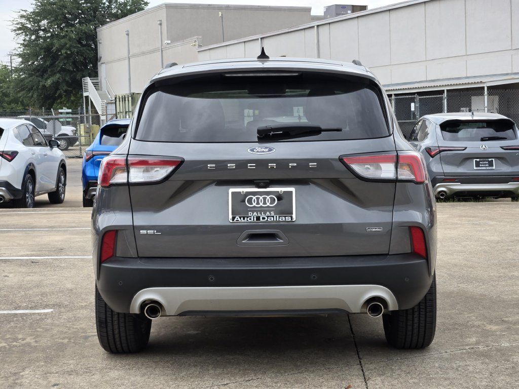 Used 2022 Ford Escape SEL w/ Technology Package FWD image 9