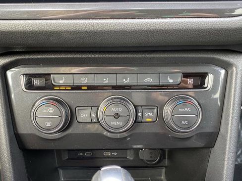 Used 2021 Volkswagen Tiguan SE FWD image 16
