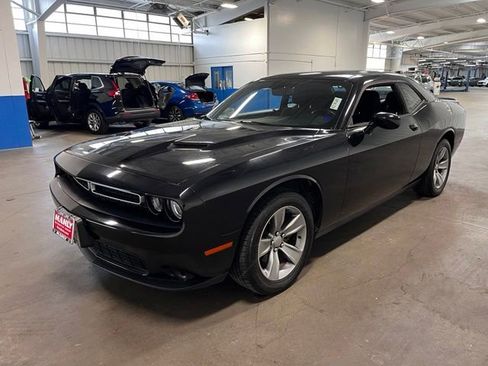 Used 2021 Dodge Challenger SXT RWD image 7