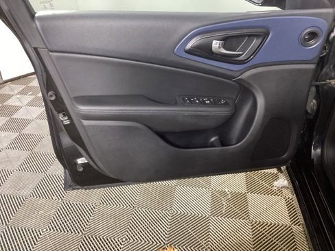 Used 2016 Chrysler 200 S w/ Comfort Group image 17