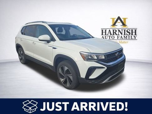 Used 2023 Volkswagen Taos SE AWD/4WD image 1