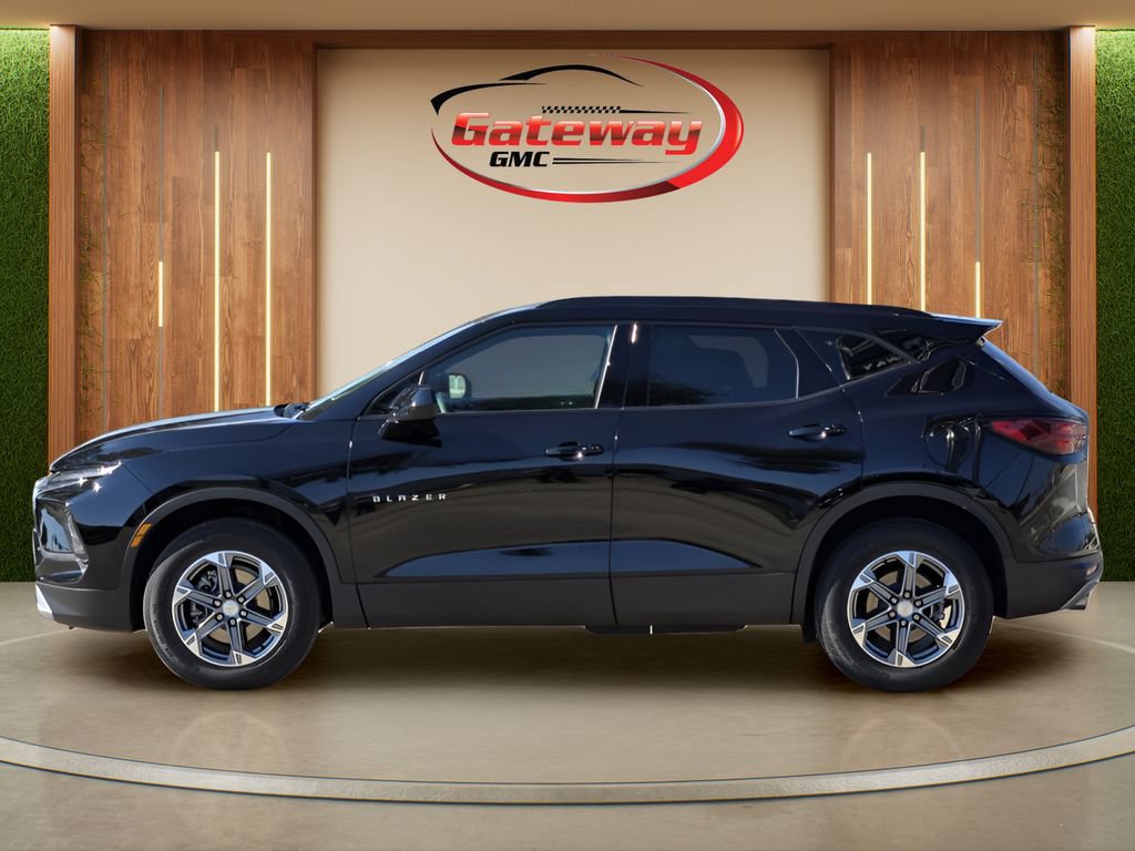 Used 2024 Chevrolet Blazer LT w/ Convenience Package FWD image 8