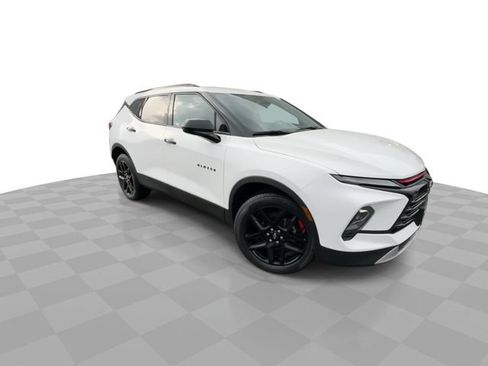 Certified 2024 Chevrolet Blazer LT w/ Redline Edition AWD/4WD image 2