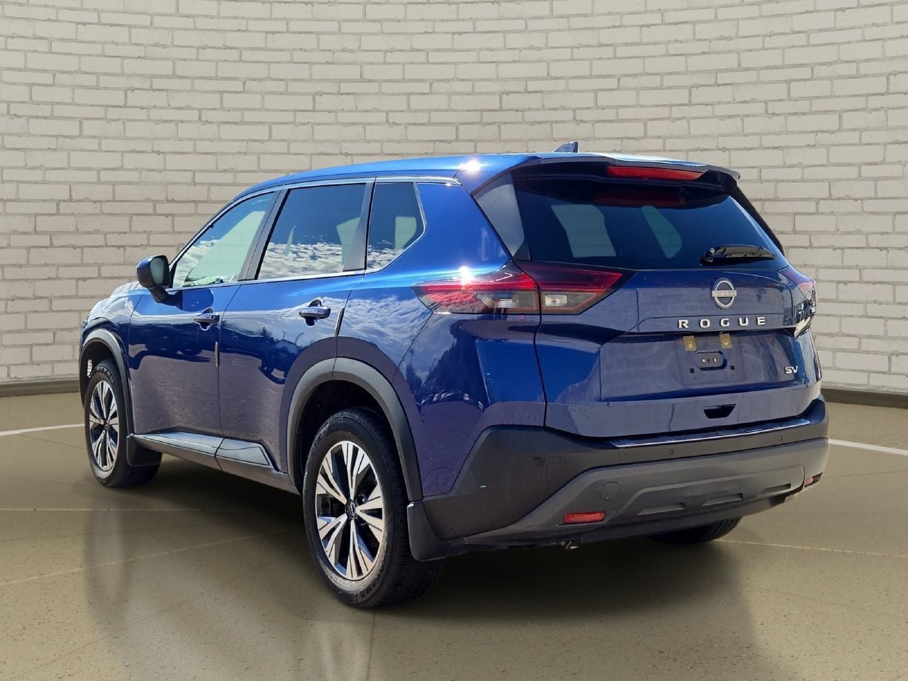 Used 2023 Nissan Rogue SV FWD image 7