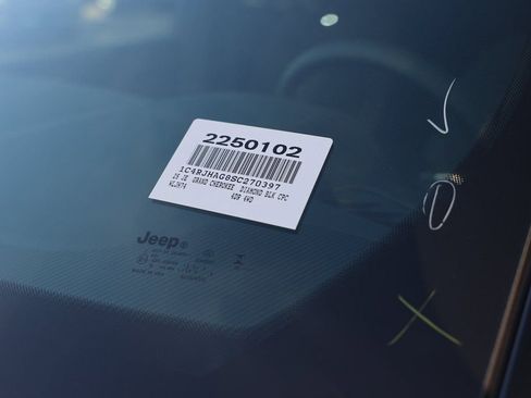 New 2025 Jeep Grand Cherokee Laredo X w/ Trailer Tow Package image 43