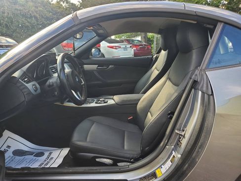 Used 2010 BMW Z4 sDrive30i RWD image 12