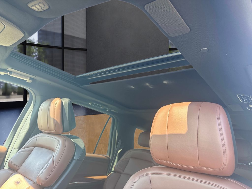 Used 2026 Lincoln Navigator Reserve AWD/4WD image 23