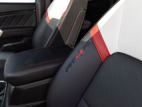 Used 2024 GMC Canyon AT4X AWD/4WD image 21