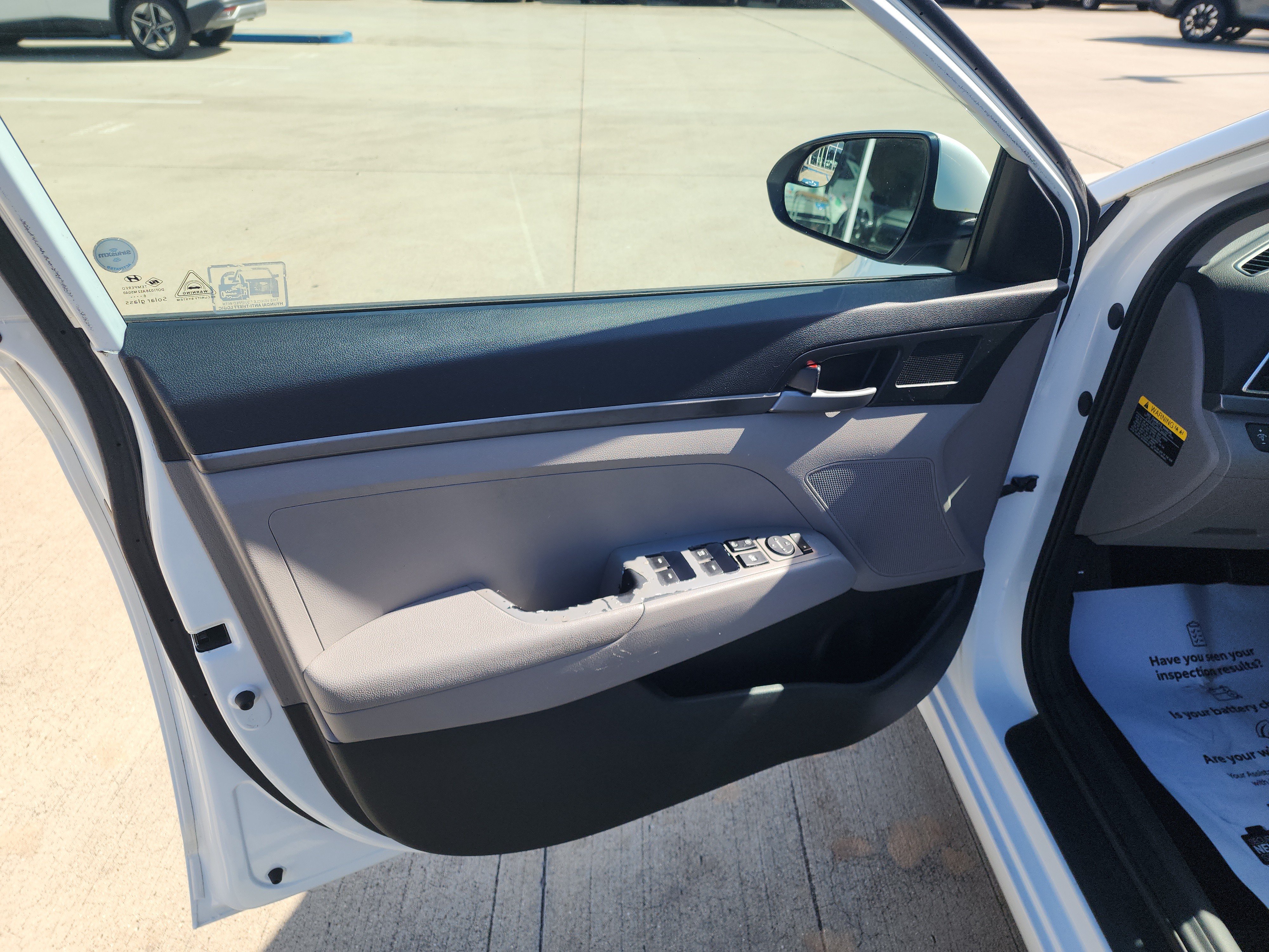 Used 2017 Hyundai Elantra SE FWD image 9