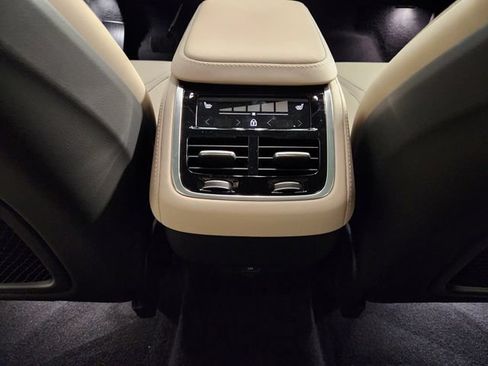 New 2026 Volvo XC90 B6 Plus w/ Protection Package Premier AWD/4WD image 31