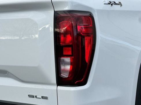 New 2026 GMC Sierra 1500 SLE w/ Preferred Package image 7