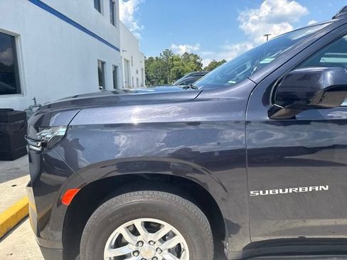 Used 2023 Chevrolet Suburban LT RWD image 30