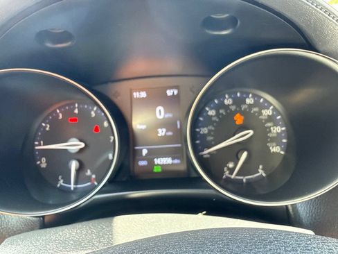 Used 2021 Toyota C-HR LE FWD image 13