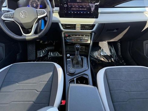 New 2026 Volkswagen Taos SE AWD/4WD image 5