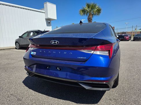 Used 2023 Hyundai Elantra Limited image 36