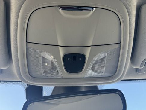 Used 2021 Jeep Cherokee Latitude Plus AWD/4WD image 25