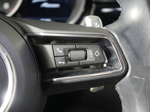 Certified 2023 Porsche Macan AWD/4WD image 28