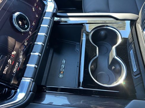 New 2026 GMC Yukon XL Elevation image 30