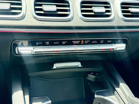 Used 2022 Mercedes-Benz GLE 350 w/ Premium Package image 17