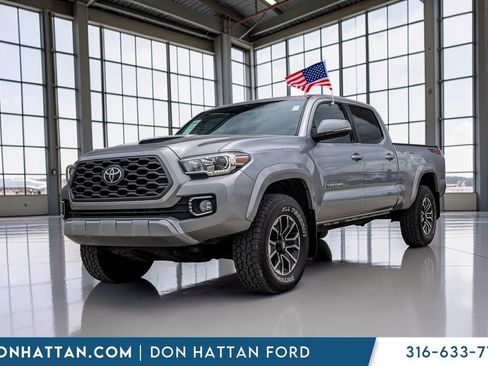 Used 2020 Toyota Tacoma TRD Sport AWD/4WD image 1