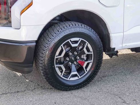 Used 2022 Ford F150 Lightning Pro image 9