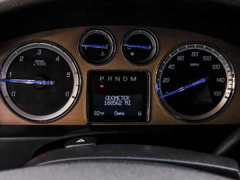Used 2013 Cadillac Escalade Platinum RWD image 24