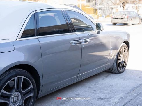 Used 2018 Rolls-Royce Ghost image 14