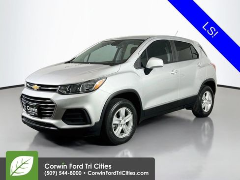 Used 2017 Chevrolet Trax LS AWD/4WD image 5