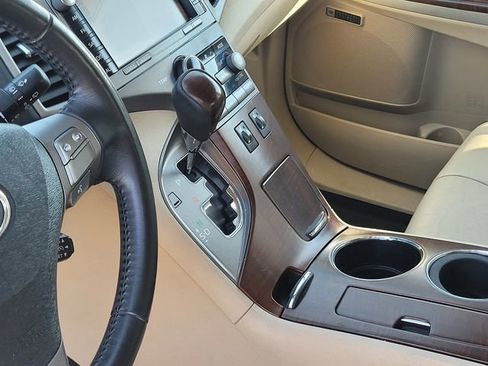 Used 2010 Toyota Venza AWD image 21