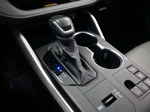 Used 2025 Toyota Highlander XLE image 23