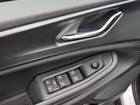 New 2025 Jeep Grand Cherokee Laredo X w/ Luxury Tech Group I image 9