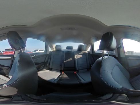 Used 2025 Volkswagen Jetta SE image 43