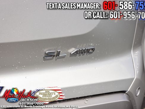 Used 2025 Nissan Pathfinder SL AWD/4WD image 5