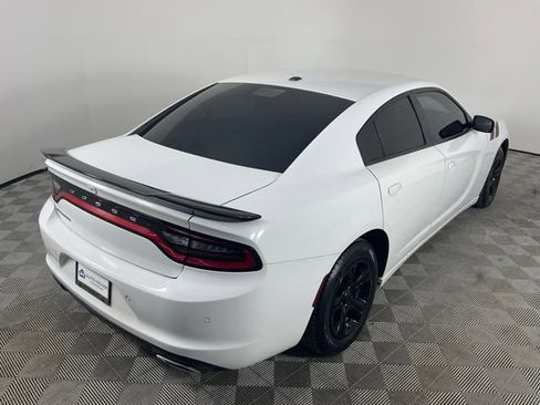 Used 2022 Dodge Charger SXT RWD image 10