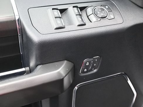 Used 2019 Ford F150 Lariat w/ Equipment Group 502A Luxury AWD/4WD image 15